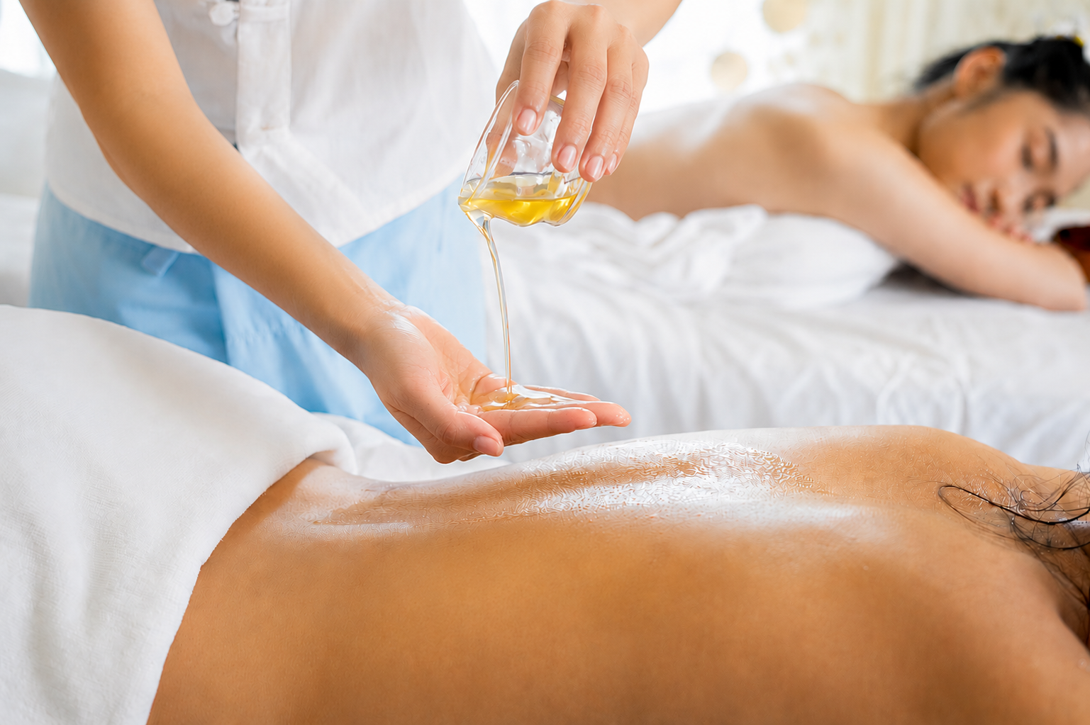 Sesión de masaje relajante en Spa de Reyes